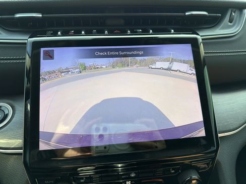 Used 2022 Jeep Grand Cherokee L Limited image 25