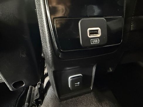 Used 2022 Jeep Compass Latitude FWD image 32