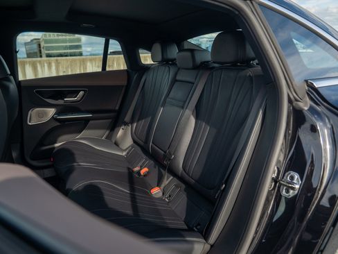 Certified 2023 Mercedes-Benz EQE 500 4MATIC Sedan image 27