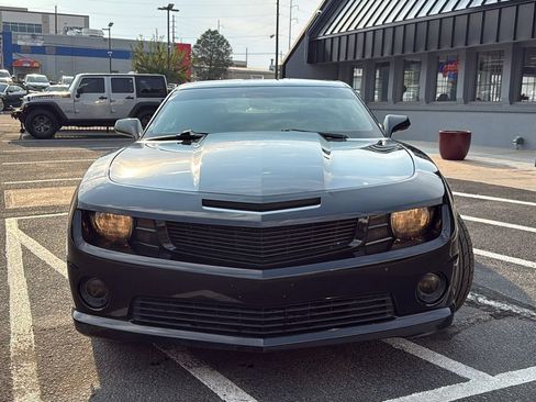 Used 2010 Chevrolet Camaro SS RWD image 8