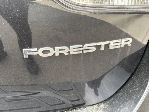 Used 2019 Subaru Forester Premium AWD/4WD image 5