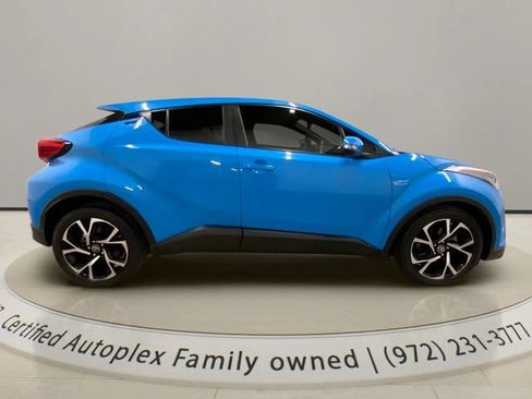 Used 2019 Toyota C-HR XLE FWD image 6