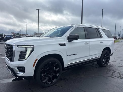 New 2026 GMC Yukon Denali w/ Denali Reserve Package AWD/4WD image 1