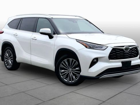 Used 2021 Toyota Highlander Platinum AWD/4WD image 3