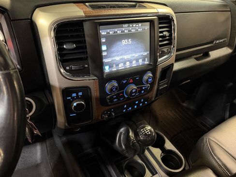 Used 2014 RAM 3500 Laramie w/ Cold Weather Group image 12