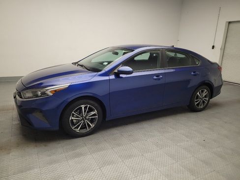 Used 2023 Kia Forte LXS FWD image 2