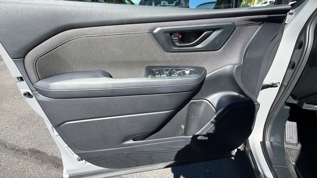 Used 2025 Subaru Forester Premium AWD/4WD image 18