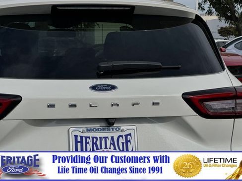 New 2024 Ford Escape SE w/ PHEV Premium Package FWD image 23