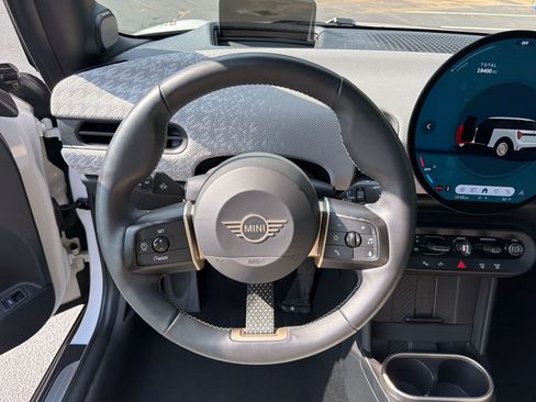 Used 2025 MINI Cooper S FWD image 11