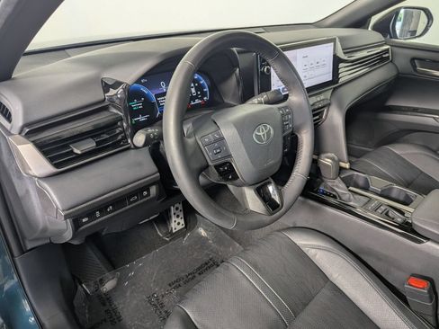 Used 2025 Toyota Camry XSE FWD image 10