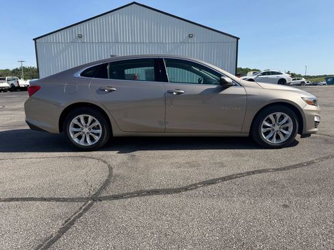 Used 2025 Chevrolet Malibu LT FWD image 4
