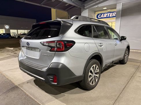 Used 2020 Subaru Outback Premium image 7