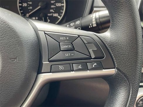 Used 2023 Nissan Altima 2.5 SV image 8