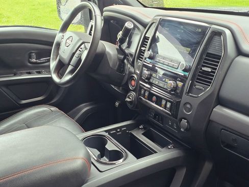 Used 2023 Nissan Titan PRO-4X w/ Pro-4x Convenience Package image 19
