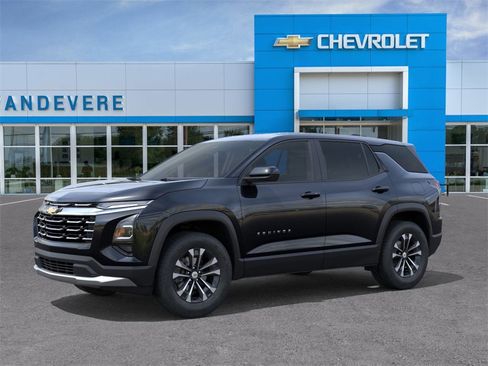 New 2026 Chevrolet Equinox LT image 2