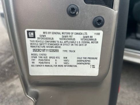 Used 2001 Chevrolet Silverado 1500 LS w/ Firm Ride Suspension Pkg image 25