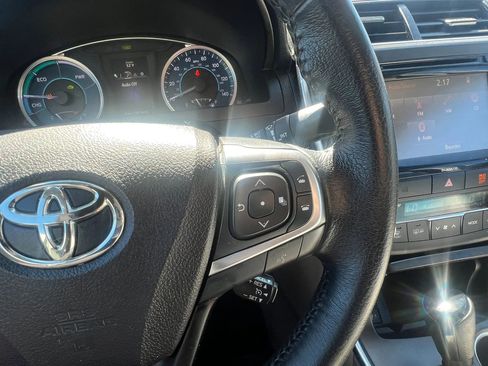 Used 2017 Toyota Camry XLE w/ Moonroof Package FWD image 15