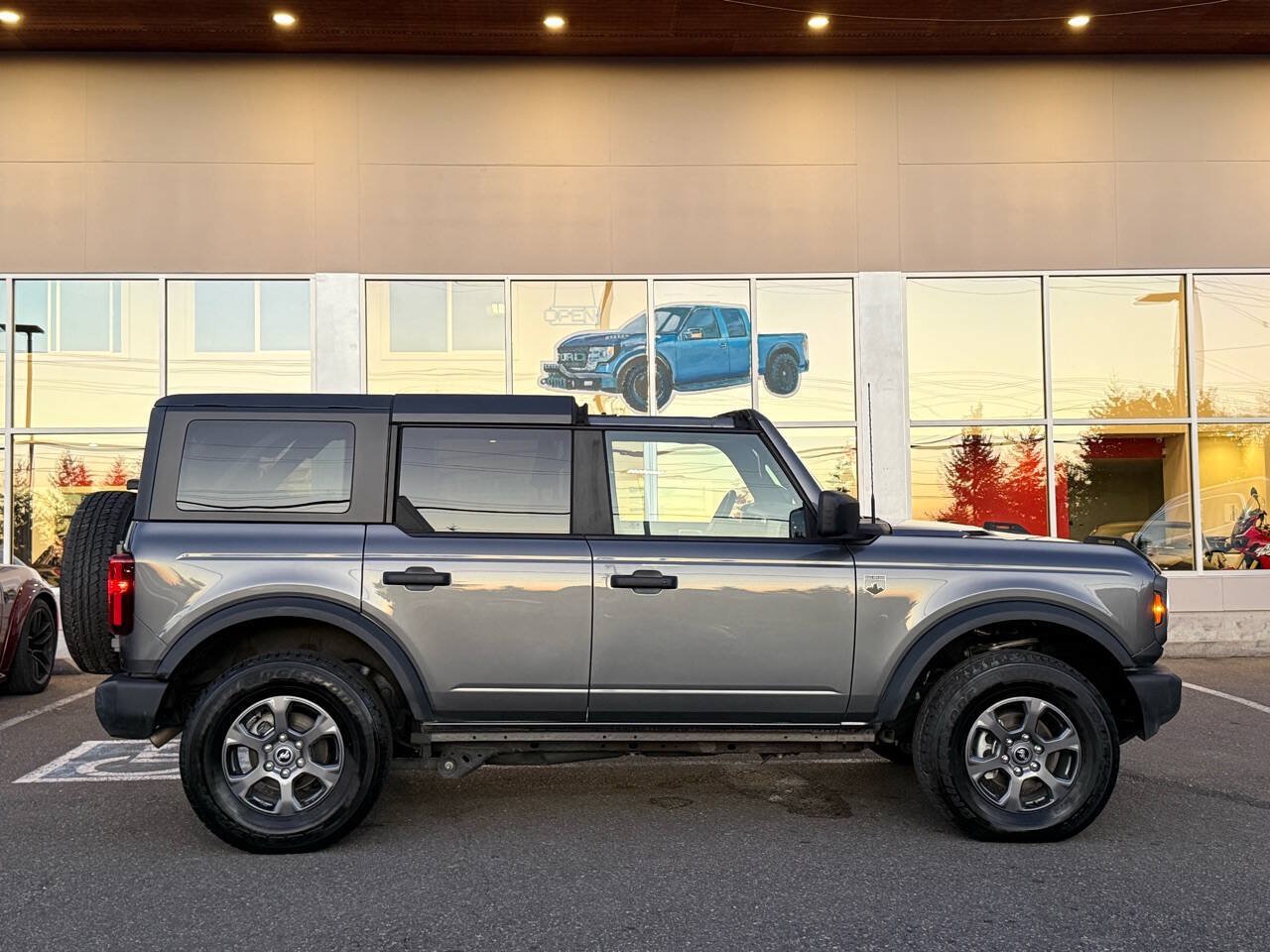 Used 2024 Ford Bronco Big Bend AWD/4WD image 4