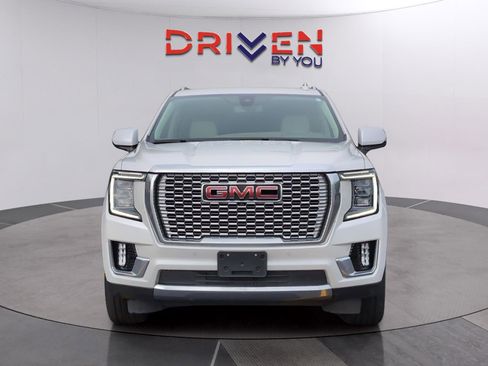 Used 2022 GMC Yukon XL Denali AWD/4WD image 8