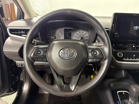 Used 2023 Toyota Corolla LE FWD image 13