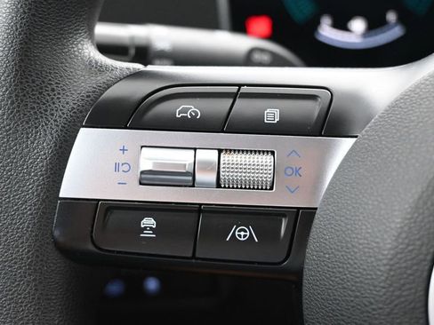 Used 2025 Hyundai Tucson SEL FWD image 29