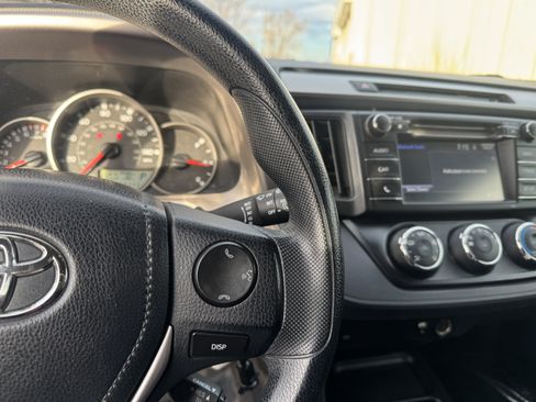 Used 2016 Toyota RAV4 LE image 23