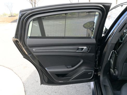 Used 2019 Porsche Panamera GTS image 38