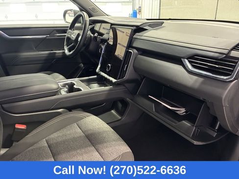 Used 2025 GMC Acadia Elevation image 42