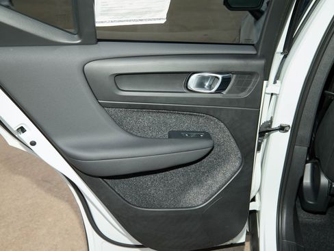 Certified 2023 Volvo XC40 Recharge Ultimate w/ Protection Package Premier image 15