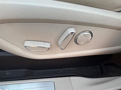 Used 2018 Lincoln MKC Reserve w/ Lincoln MKC Climate Package image 36