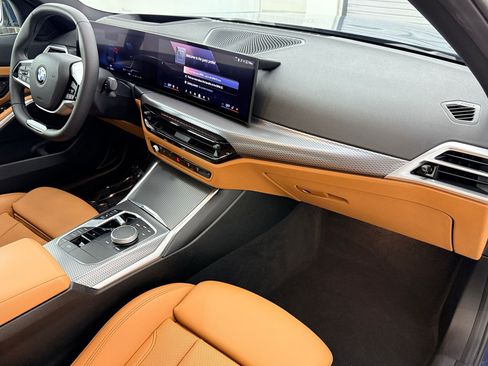 Certified 2025 BMW 330i Sedan RWD image 30