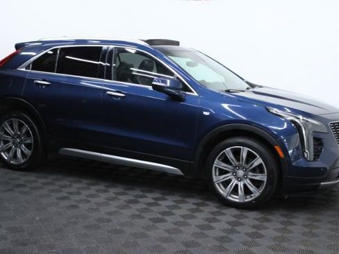 Used 2019 Cadillac XT4 Premium Luxury image 3