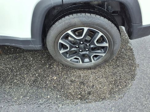 Used 2021 Jeep Compass Trailhawk image 7