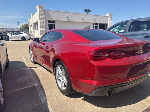 Used 2019 Chevrolet Camaro LT w/ Technology Package RWD image 6