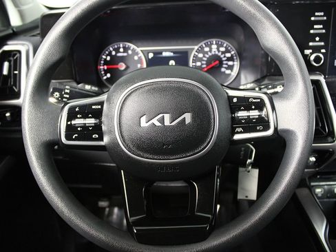 Used 2023 Kia Sorento LX image 5