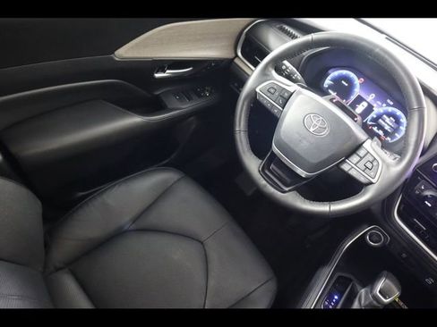 Used 2024 Toyota Grand Highlander AWD image 19