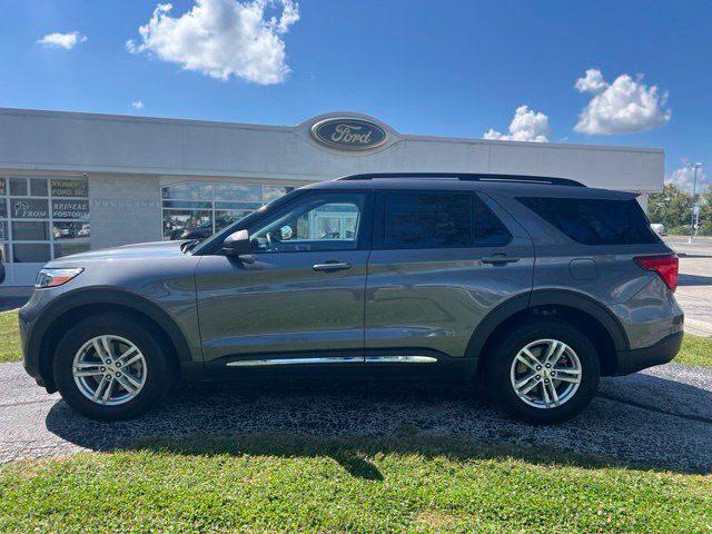 Used 2023 Ford Explorer XLT w/ Equipment Group 202A AWD/4WD image 5