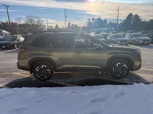 Used 2025 Subaru Forester Limited image 4