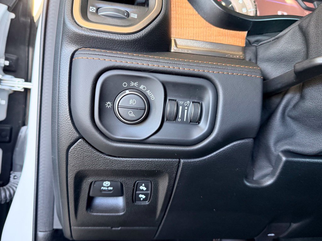 Used 2021 RAM 1500 Limited AWD/4WD image 19