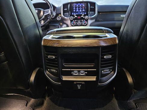 Used 2019 RAM 1500 Laramie image 32