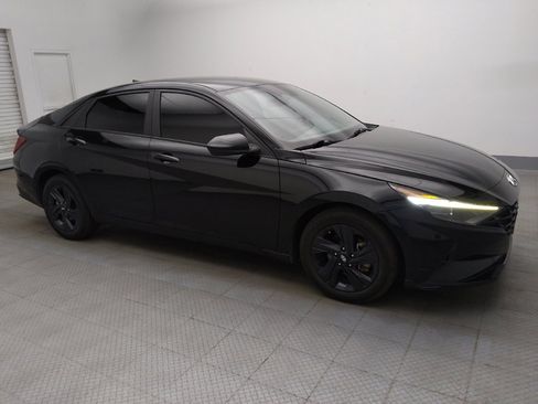 Used 2023 Hyundai Elantra SEL FWD image 11