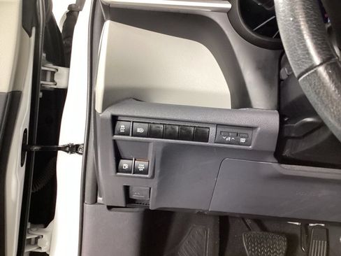 Used 2024 Toyota Sienna XLE FWD image 12