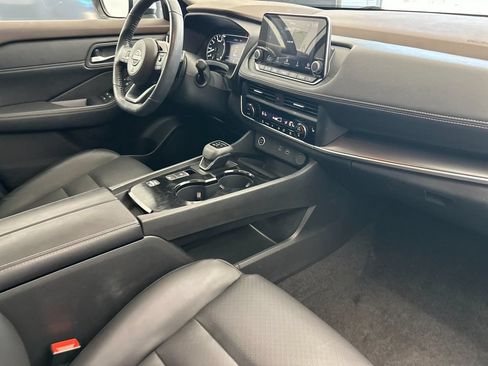 Used 2023 Nissan Rogue SV w/ SV Premium B Package FWD image 15
