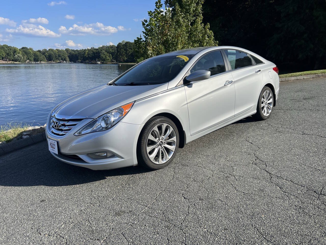 Used 2011 Hyundai Sonata SE FWD image 3