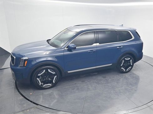 Certified 2023 Kia Telluride EX image 48