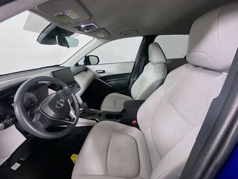 Used 2025 Toyota Corolla Cross LE FWD image 20