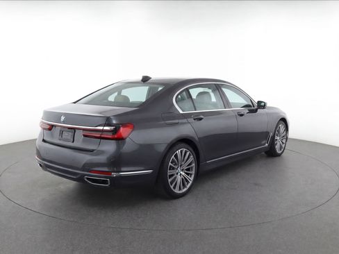 Used 2020 BMW 750i xDrive w/ Executive Package AWD/4WD image 4