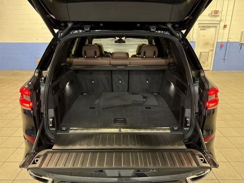 Used 2022 BMW X5 xDrive45e w/ M Sport Package image 11