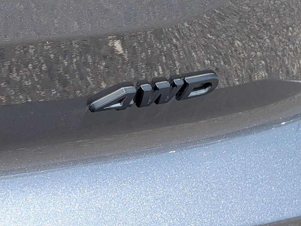 Used 2025 Nissan Pathfinder Rock Creek AWD/4WD image 13