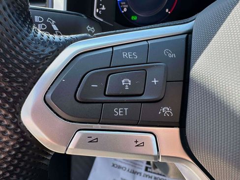 Used 2023 Volkswagen Atlas SEL Premium image 19